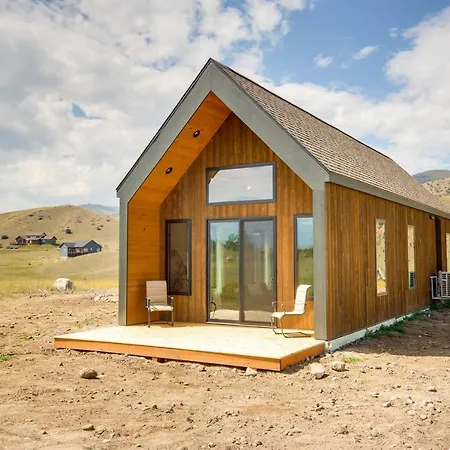 Yellowstone Prairie Retreat 360 Mountain Views!